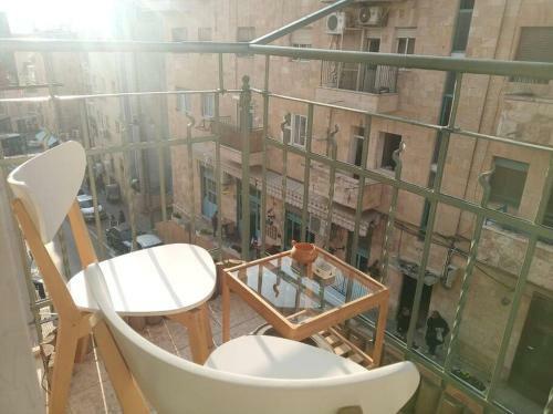 Apartment In The Most Fun Location In Jerusalem!