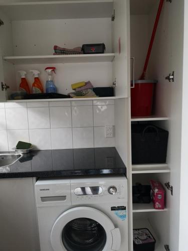 Cheerful 4 Bedroom Holiday Home (sleeps 7)