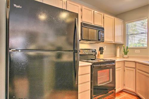 Apartamento Gorgeous Phoenix Getaway With Private Balcony!