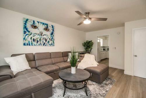 Remodeled 2 Bdrm W Yard In Old Town Scottsdale