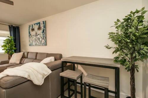 Remodeled 2 Bdrm W Yard In Old Town Scottsdale