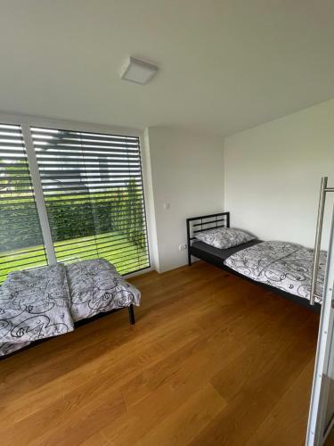 Apartamento Sch�ne Gartenwohnung Mit Carport Und Terrasse!