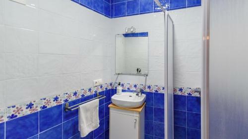 Villa Fuente Pint� Arenas By Ruralidays