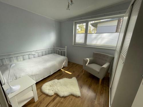 Sunny 3-bdrm Townhouse With 2 Sundecks & Sauna