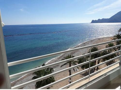 Sea View Apartament Beachfront