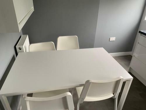 Double Room With Private Bathroom In Basingstoke