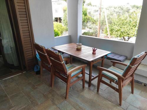 Entire Home Near Athens For Short Vacations