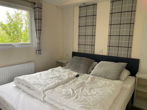 Comfortable Chalet Close To The Wadden Sea