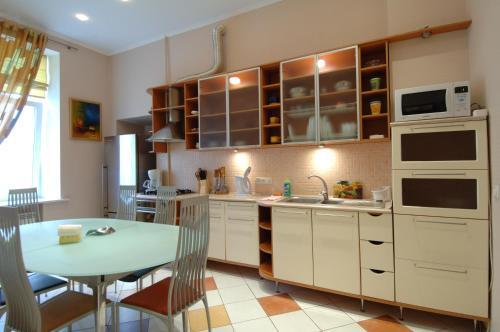 Kiev Accommodation Apartment On Prorizna St.