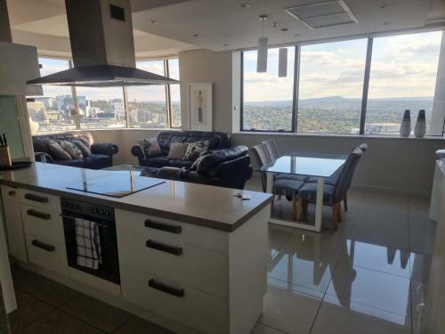 Apartamento Sandton Skye 3 Bed Penthouse