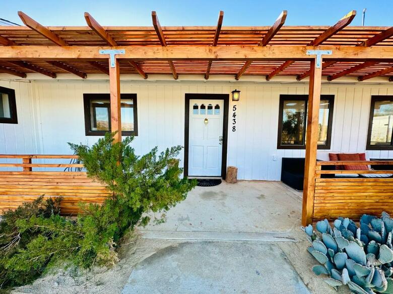 Ravens Nest Ranch, Fire Pit , Views, Near Jt Park!