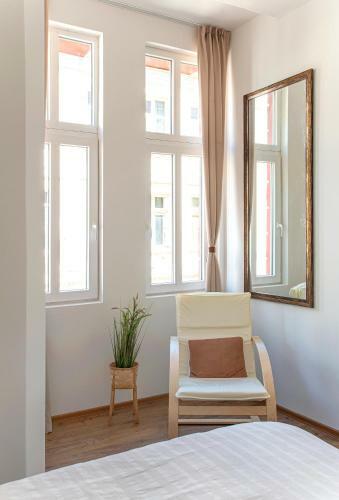 Supreme Luxury Top Central 1 Bedroom Apartment