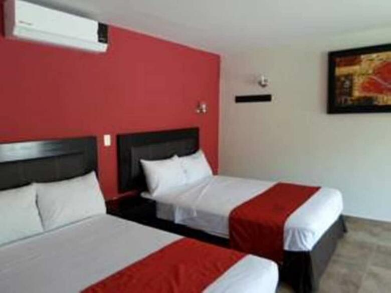 Hotel Montroi City