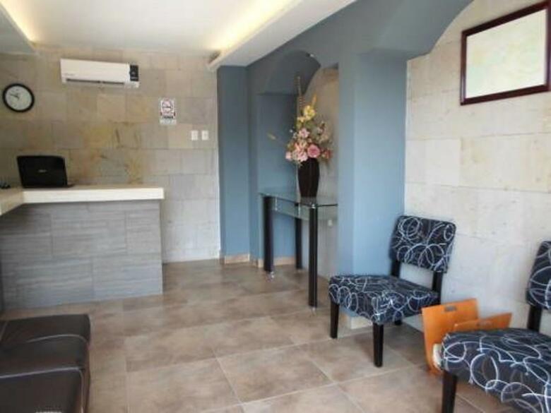 Hotel Montroi City
