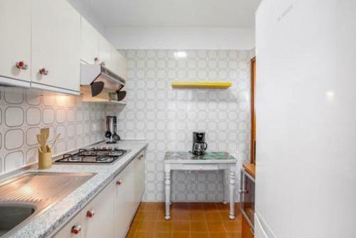 Impeccable 2-bed Apartment In Bajamar