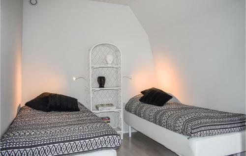 Beautiful Home In Hammenh�g W/ 2 Bedrooms