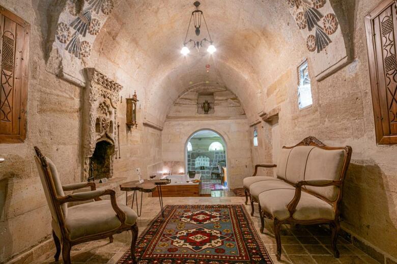 Hotel Kapalos Cave Suites