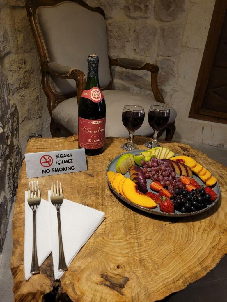 Hotel Kapalos Cave Suites