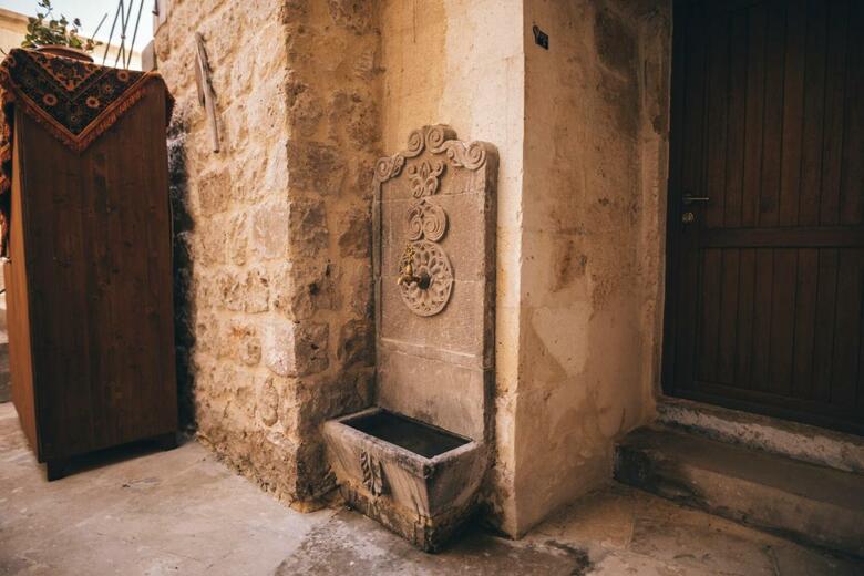 Hotel Kapalos Cave Suites