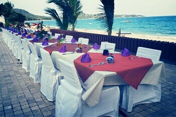 Hotel Weekender Resort & Spa