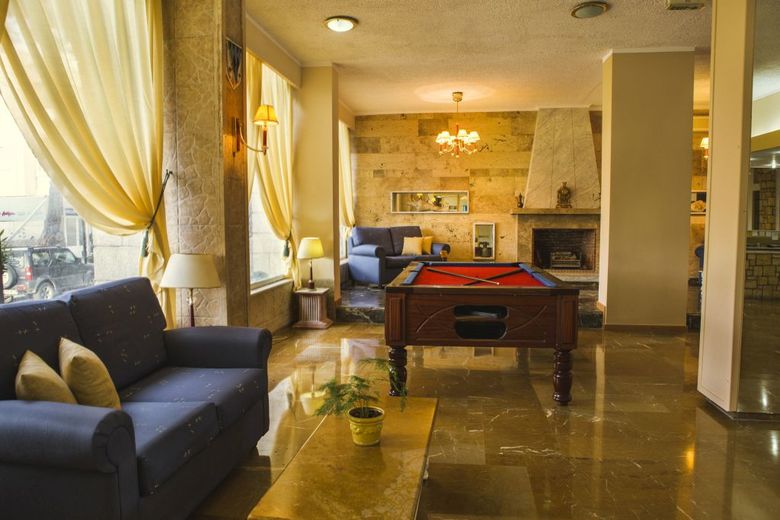 Oscar Hotel & Apartments