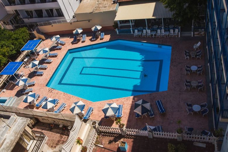 Oscar Hotel & Apartments