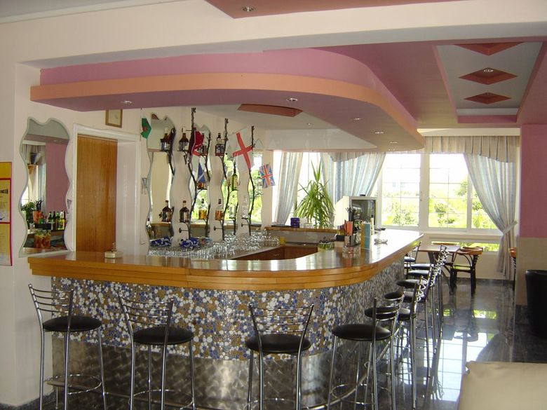 Hotel Zeus (.)
