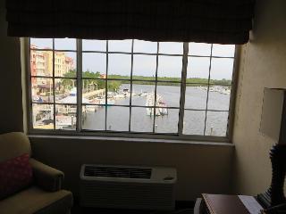 Hotel Bayfront Inn On Fifth