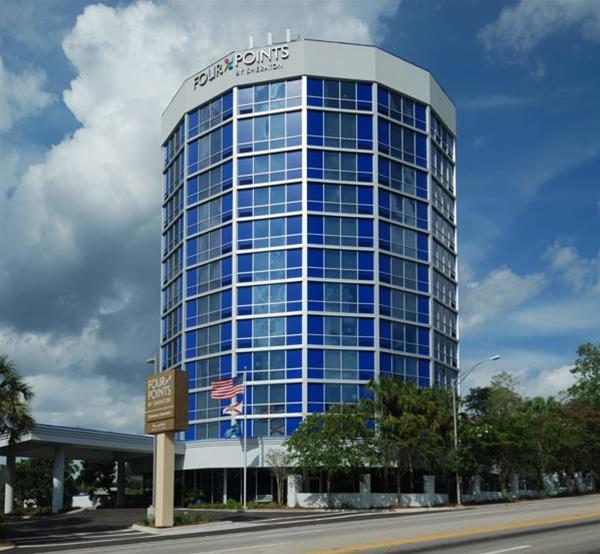 Hotel Holiday Inn Select Downtown