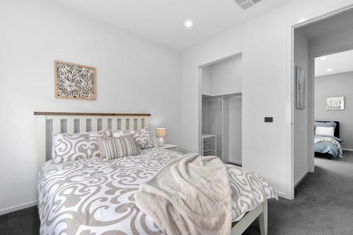 Sophisticated Abode 10 Minutes To Surf Coast Private Location