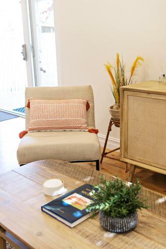 Olive Tree Cottage - Dreamy Leisurely Retreat