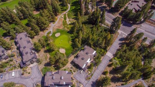 #467- Golf Course Condo Near Ski Resort, Mountain Views