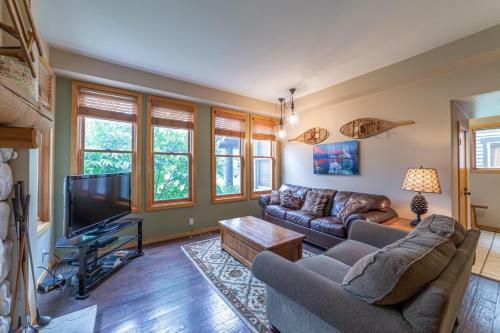 #307 - Scenic Family-friendly Condo, Spa & Pool