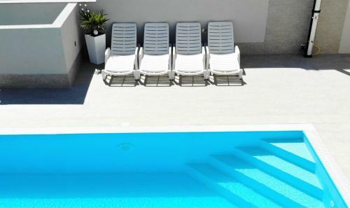 Luxury Apartments With Pool