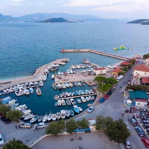 Apartments Komarac Apartment For Two Persons Plus Two Extra Beds