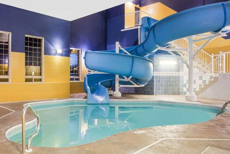 Hotel Ramada Inn & Suites Red Deer