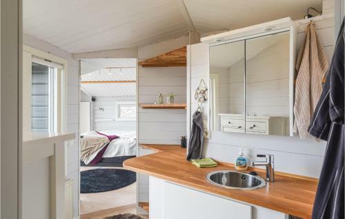 Nice Home In Kode With Wifi And 1 Bedrooms