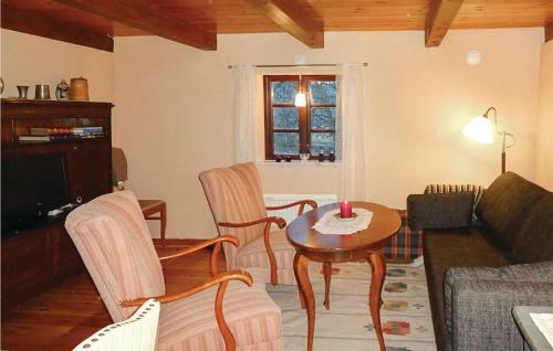 Two-bedroom Holiday Home In Lovestad
