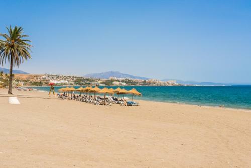 Beautiful Apartment In Alcazaba Lagoon
