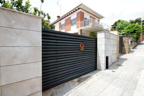 Agradable Casa Con Piscina A 5�del Mar