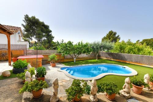 Agradable Casa Con Piscina A 5�del Mar
