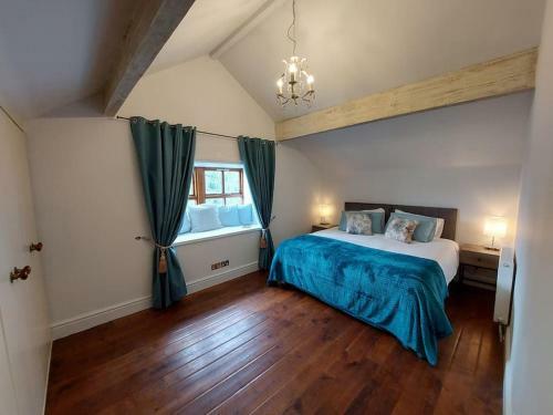 Newly Renovated Farmstyle Cottage