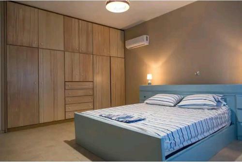 A House For 6 At Vromolithos Colorful