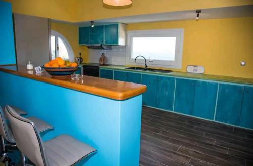 A House For 6 At Vromolithos Colorful