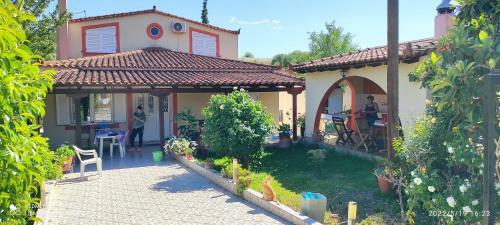 Liland Summer Cottage Lefkandi