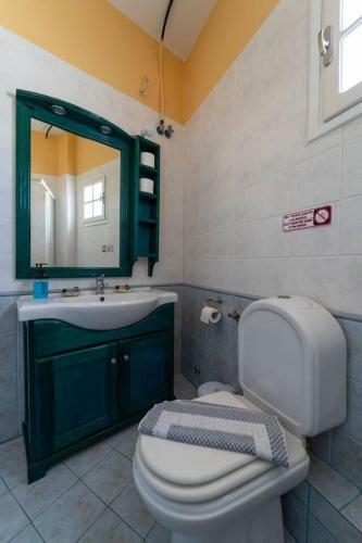 Santorious Flower Covered Apartment