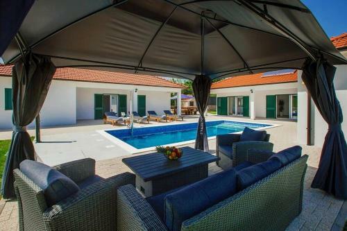 Villa Dubravka, ?umet - Makarska