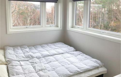 Five-bedroom Holiday Home In Lindesnes