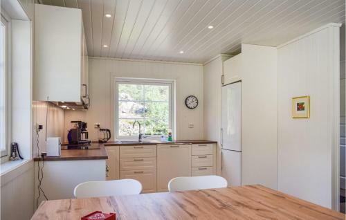 Beautiful Home In Tvedestrand With 4 Bedrooms
