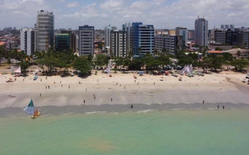Apartamento 2 Quartos. Beira Mar Paju�ara. Luxo